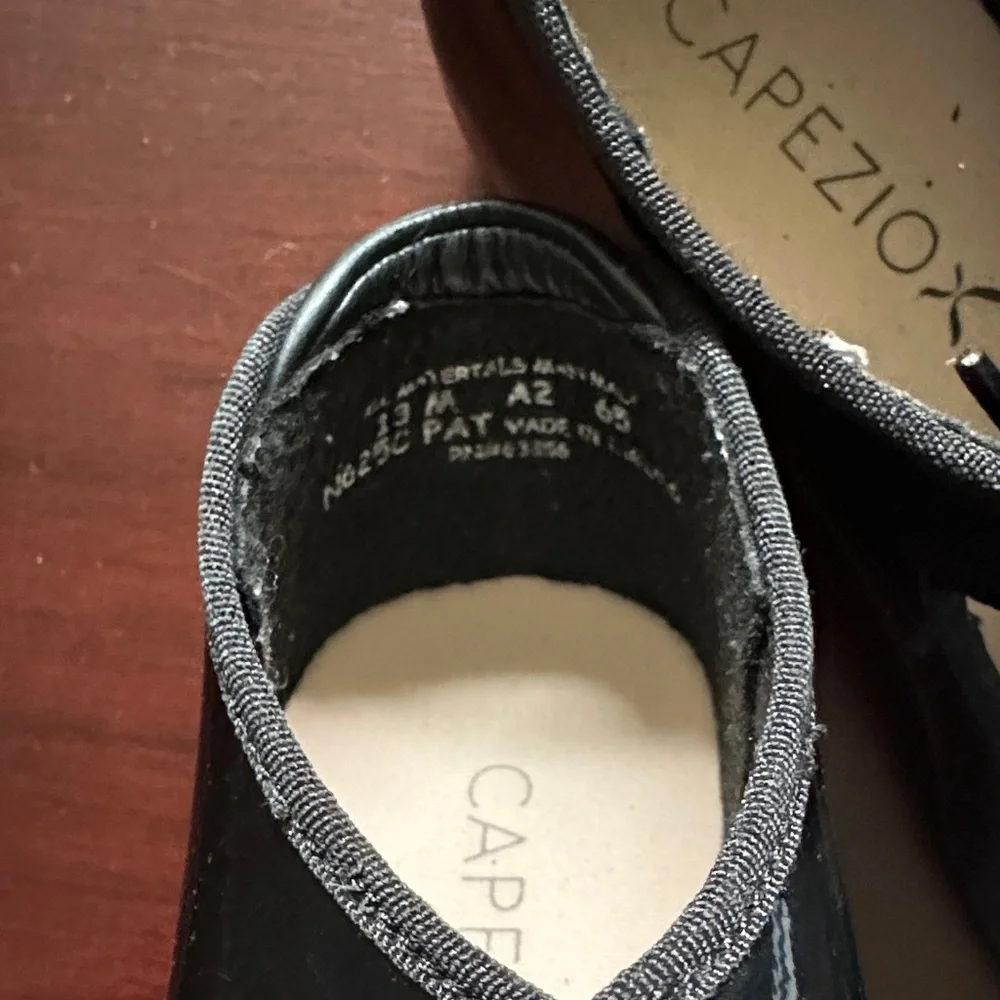 Capezio Black Patent Tap Shoes with Ribbon Laces Size 13M